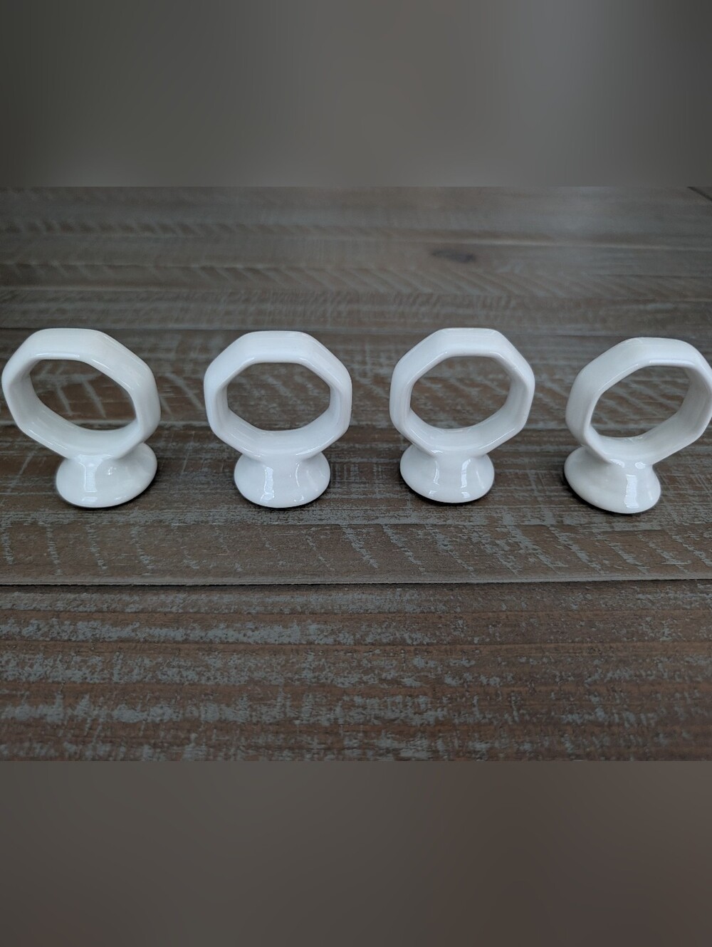 VTG Pfaltzgraff Heritage Napkin Rings, Set of 4 -Free Standing
